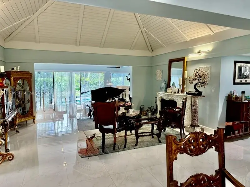 Photo of Listing #A11879954