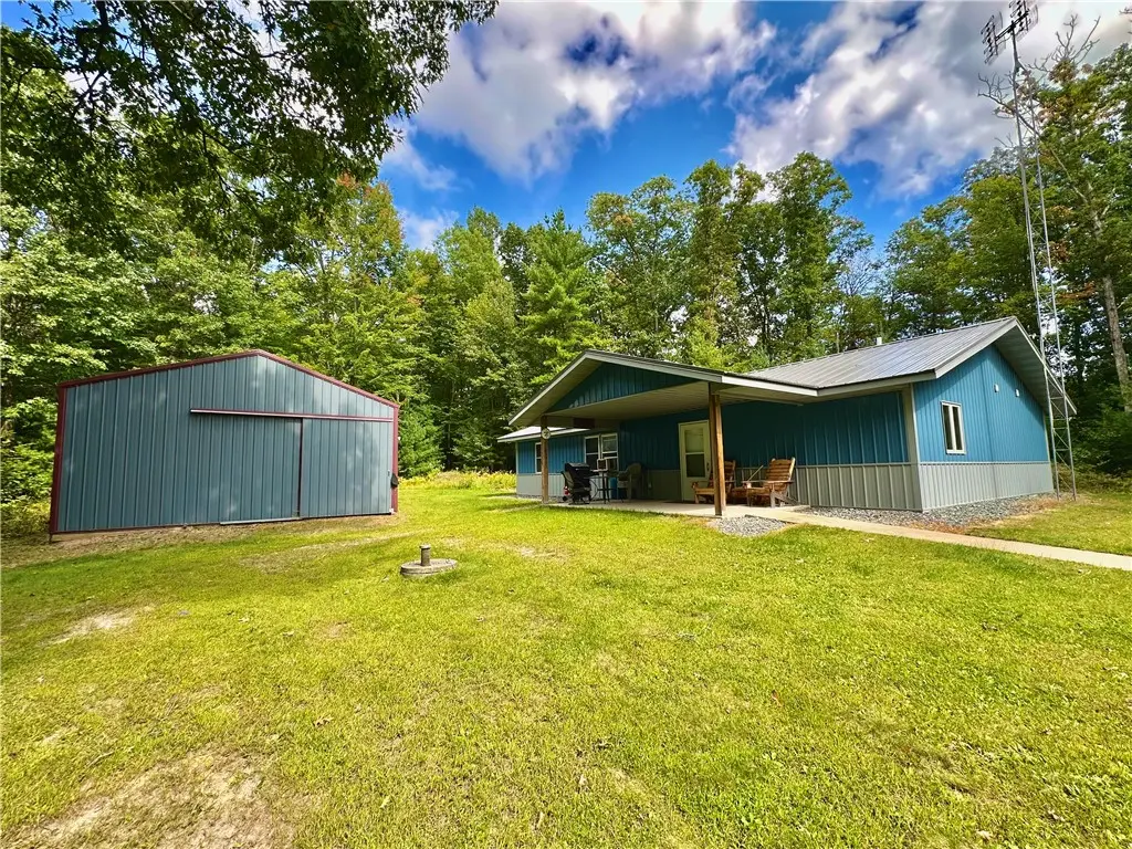 7512 W Poertner Road, Neillsville