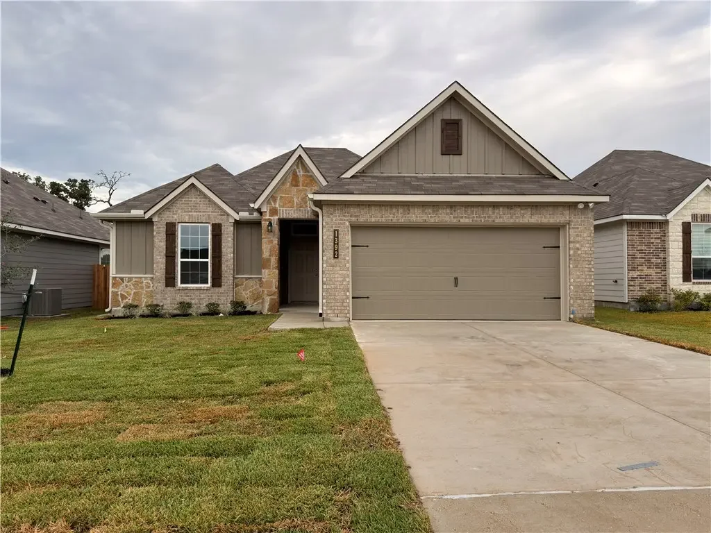 1392 Kingsgate Drive, Bryan