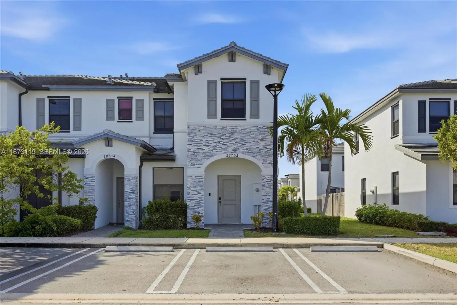 Photo of Listing #A11873119