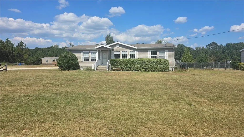 83 Lee Rd 35, Opelika