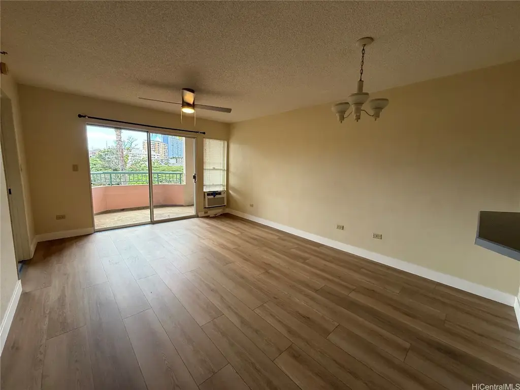 1090 Ala Napunani Street # 408, Honolulu