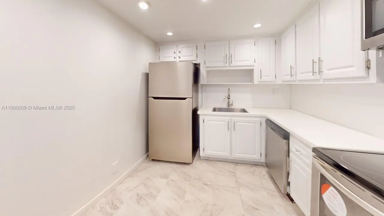 Photo of Listing #A11880689