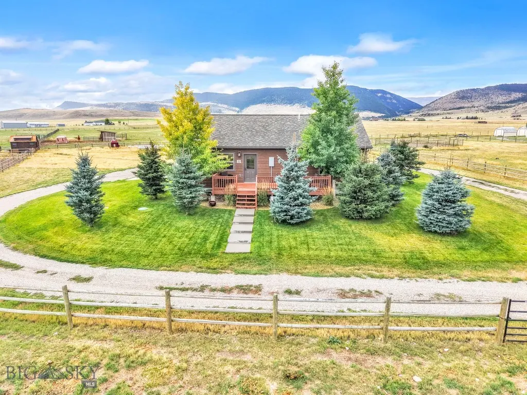 22 Hayfield Loop Trail, Ennis