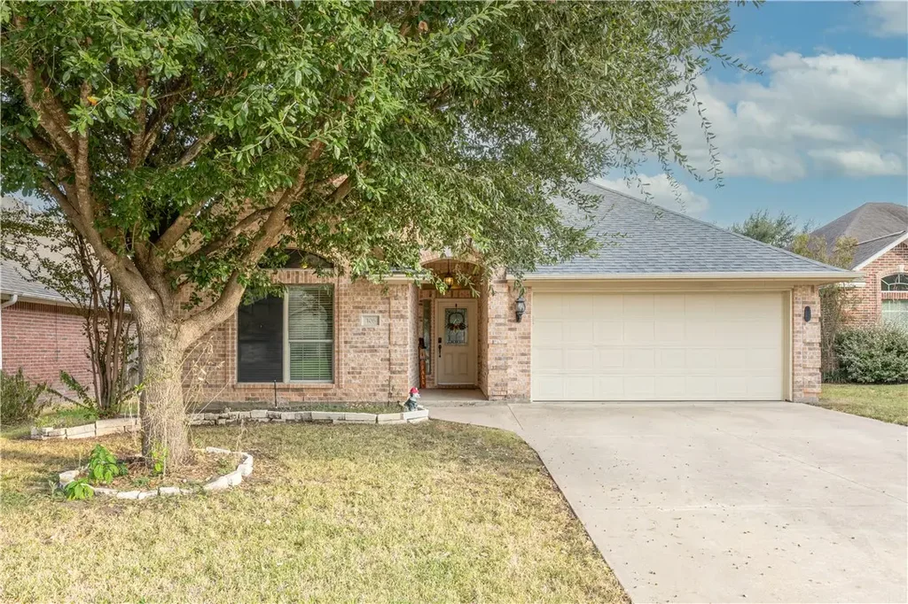 106 Karten Lane, College Station