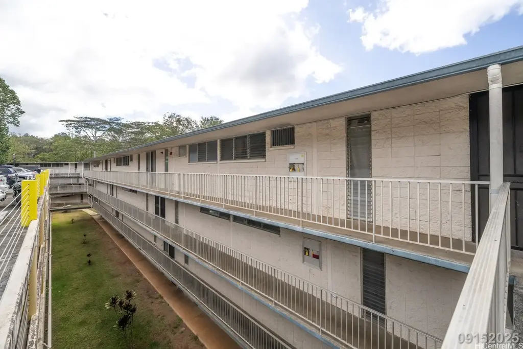 95-2035 Waikalani Place # B303, Mililani