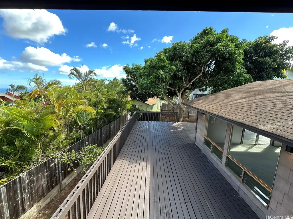 92-1229 Hookomo Street, Kapolei