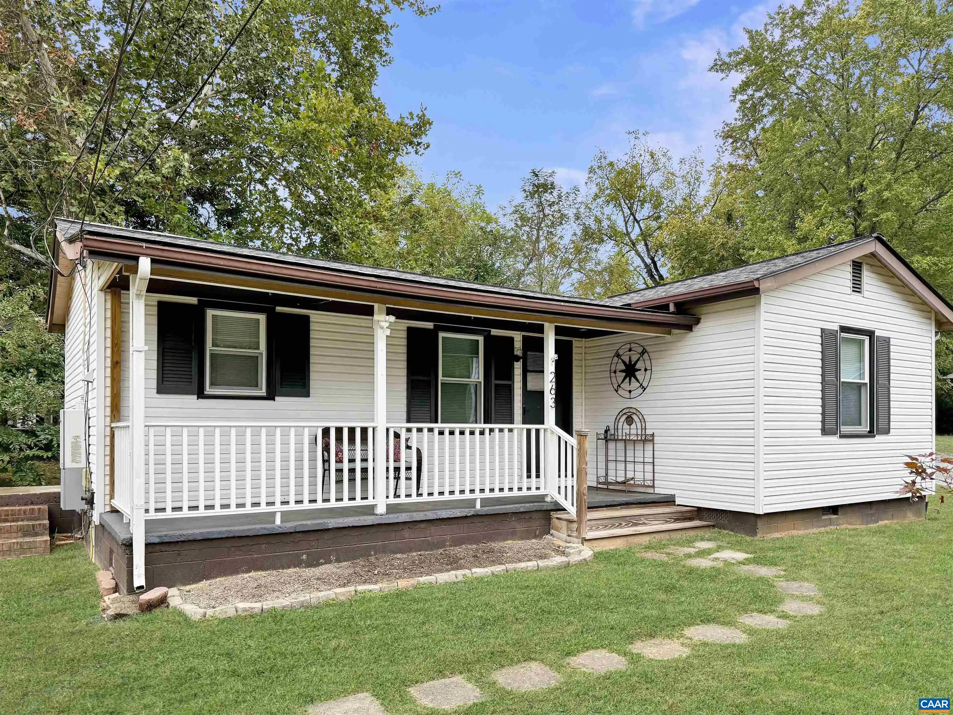 263 Main St, Palmyra