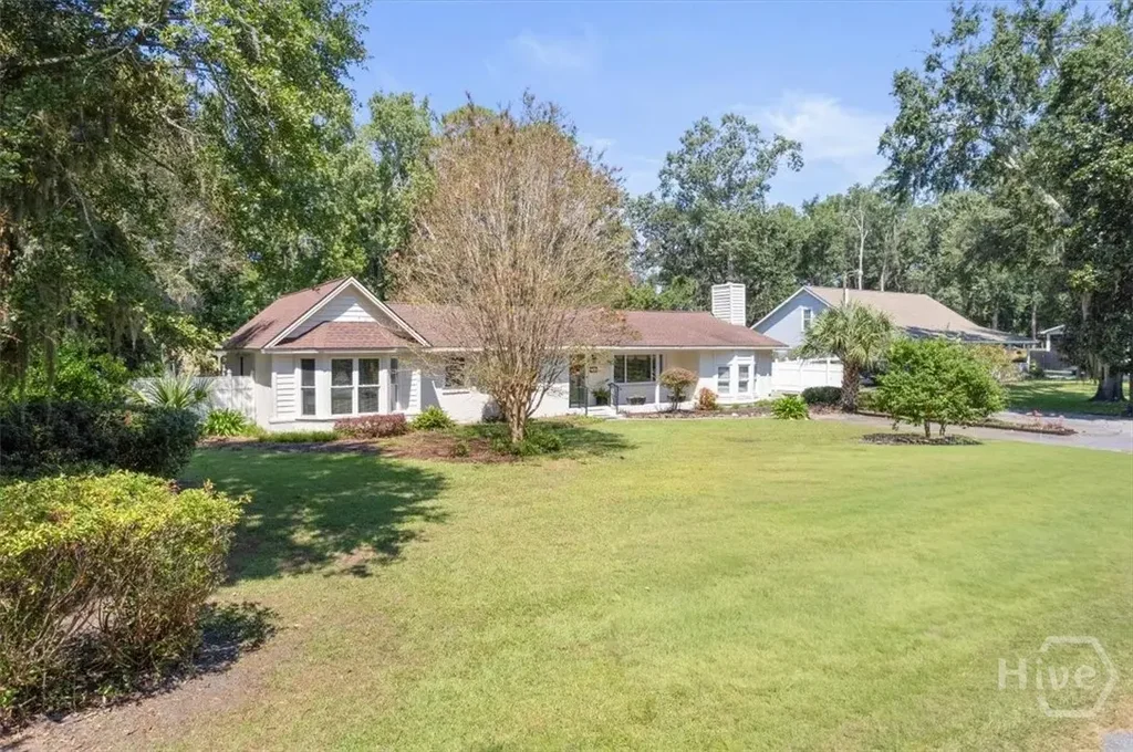 200 Old Mill Road W, Richmond Hill