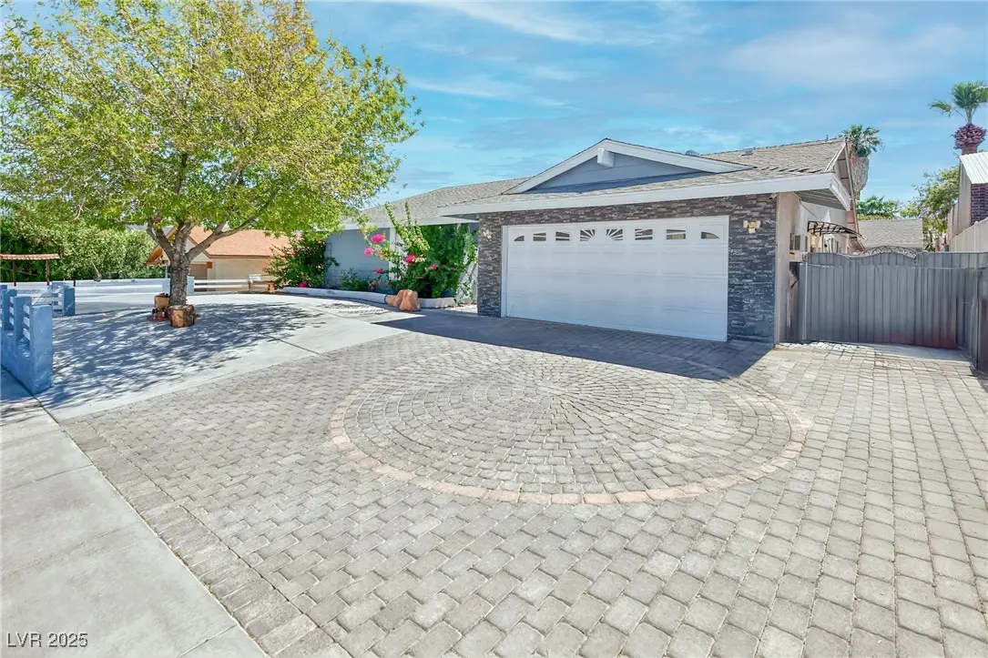 Photo of Listing #2720131