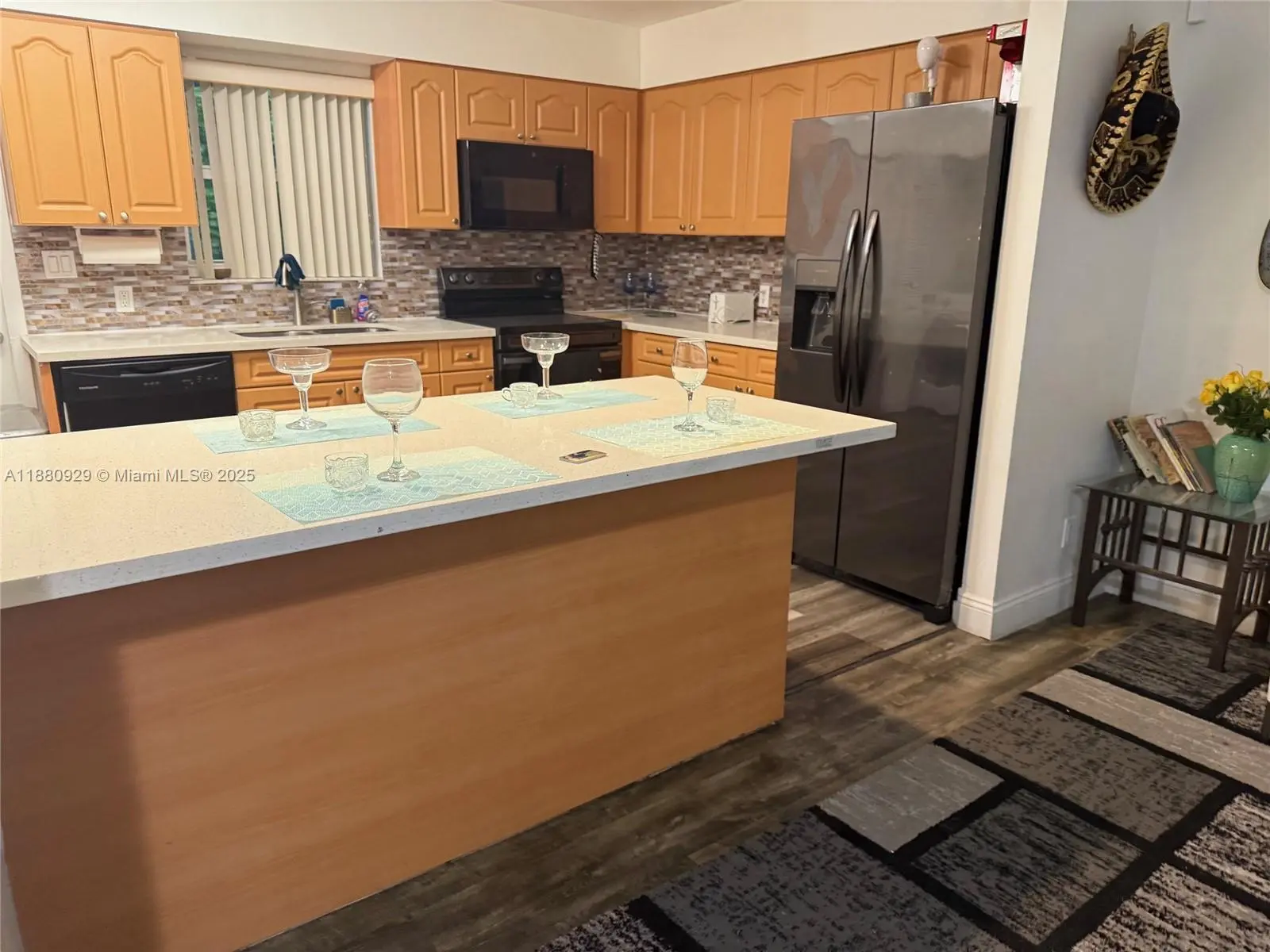 Photo of Listing #A11880929