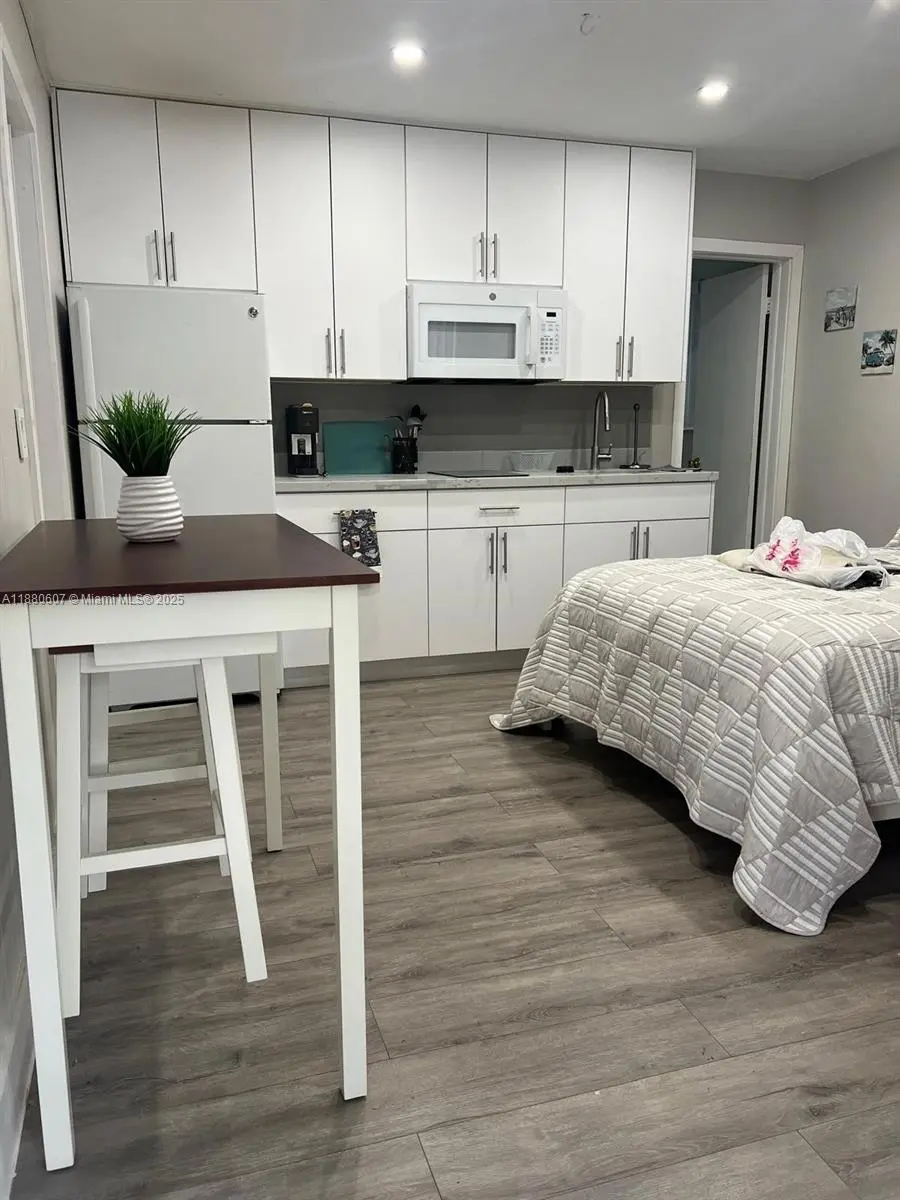 Photo of Listing #A11880607