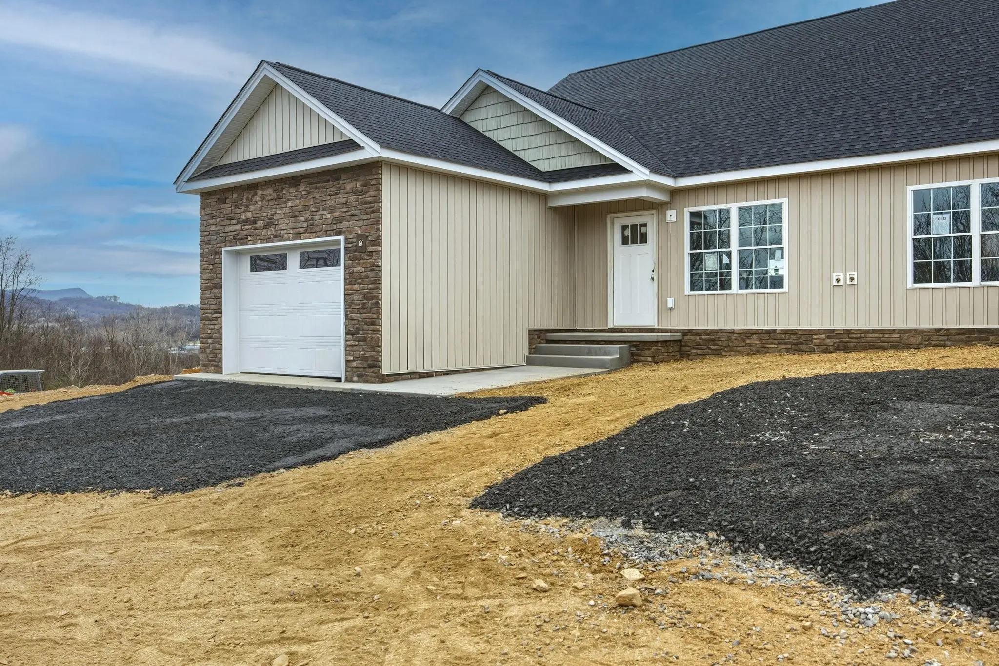 2105 Willow Hill Dr, Harrisonburg