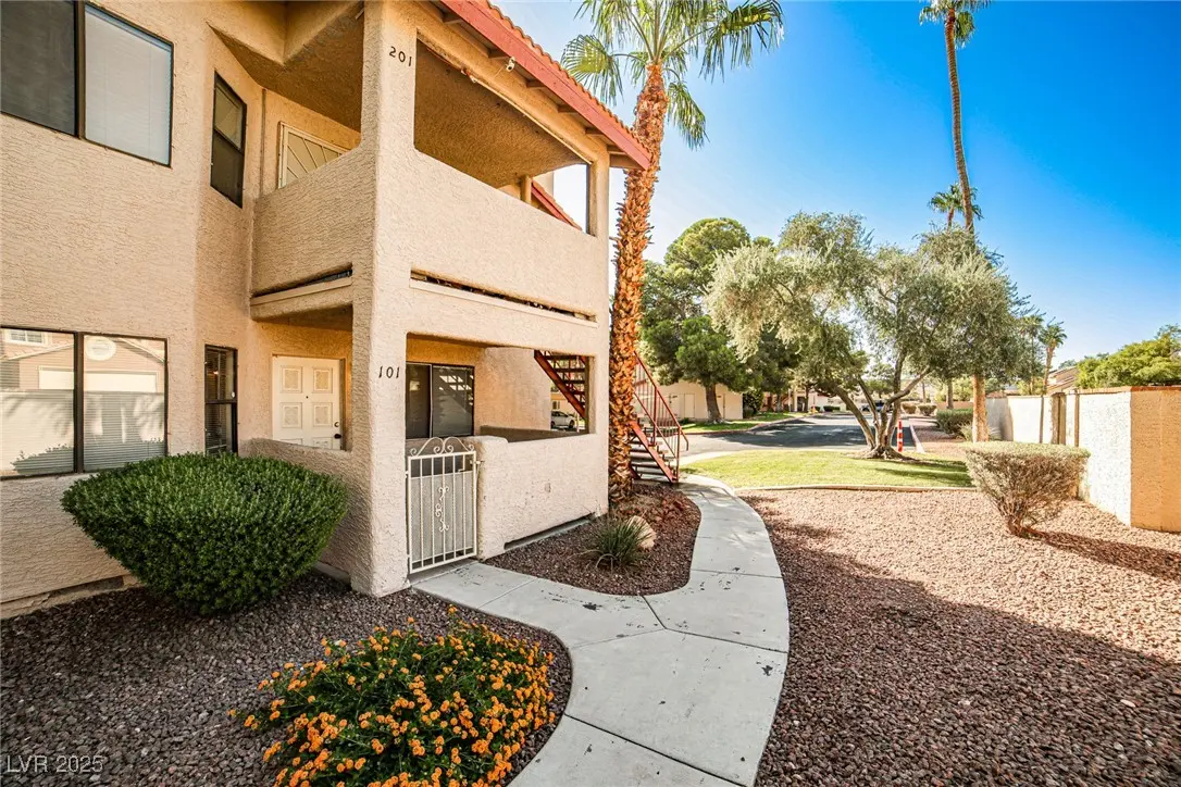 Photo of Listing #2720227