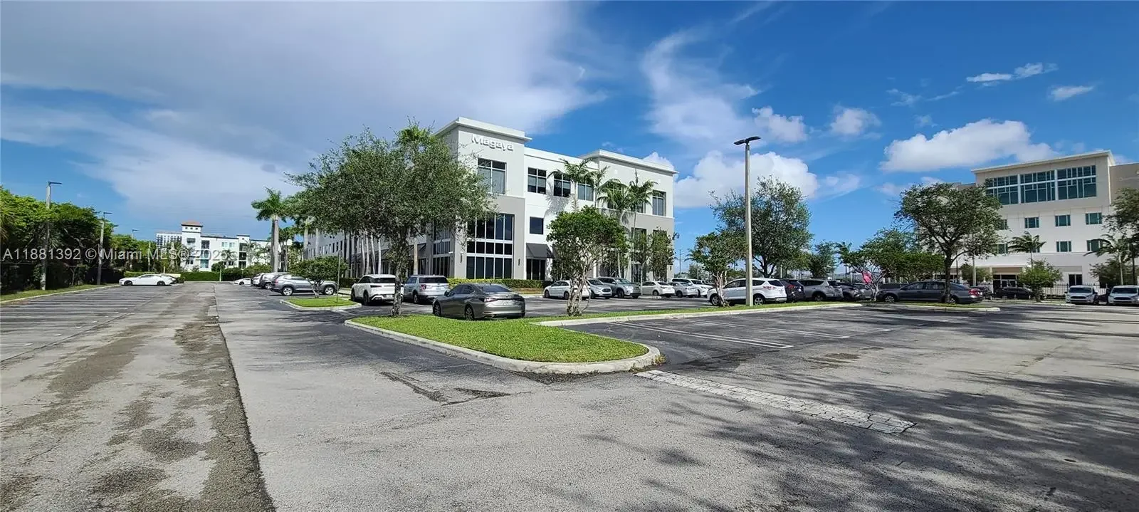 Photo of Listing #A11881392