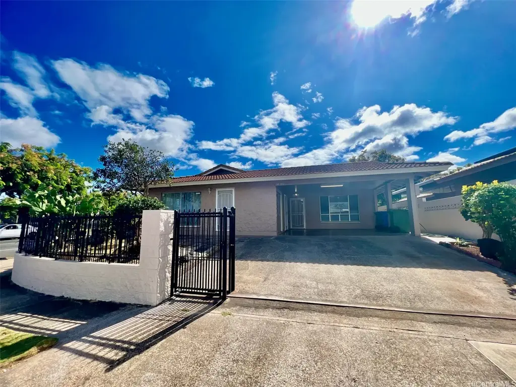 94-892 Kumuao Street, Waipahu