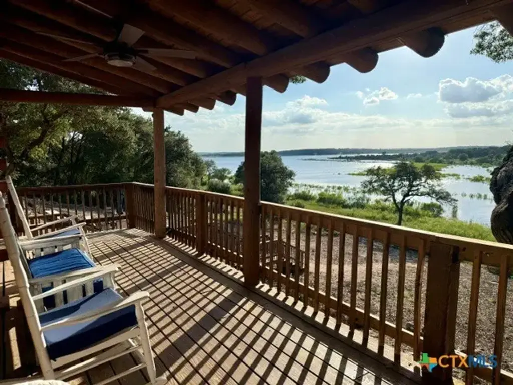 205 Bravo Road, Canyon Lake