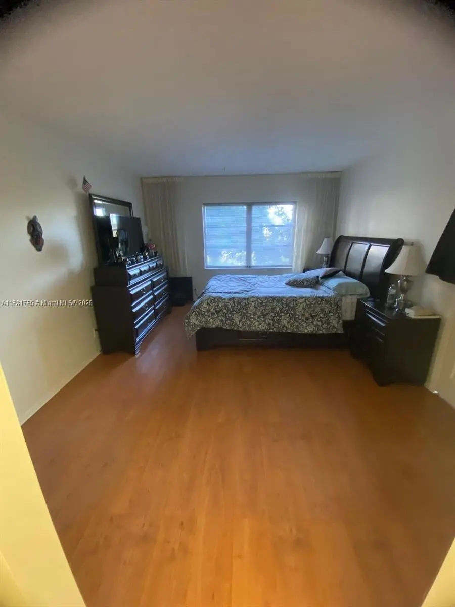 Photo of Listing #A11881785