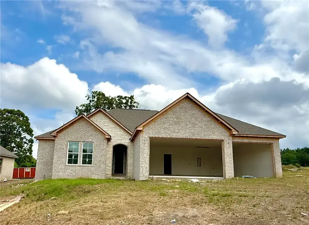 1338 Elk Horn Drive, Russellville