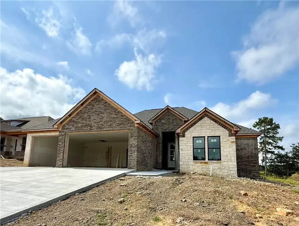 1313 Elk Horn Drive, Russellville