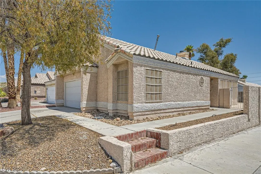 Photo of Listing #2719756