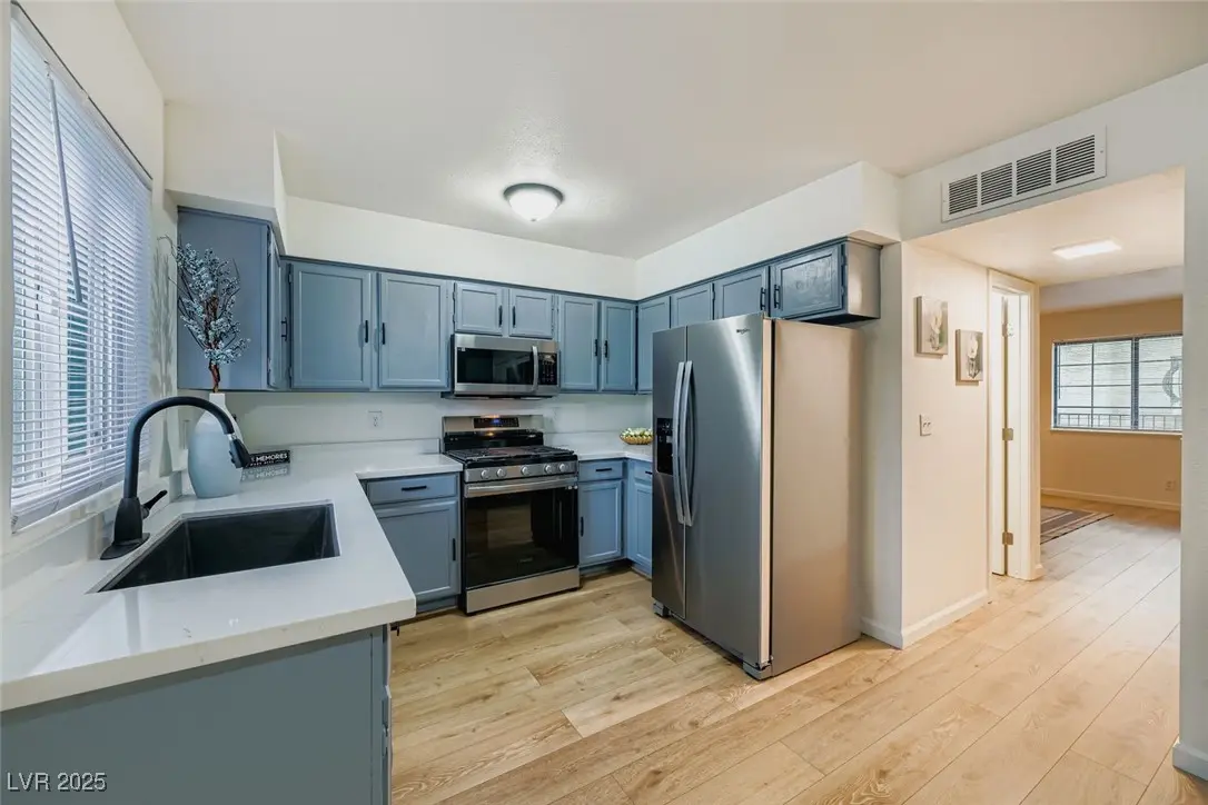 Photo of Listing #2720439