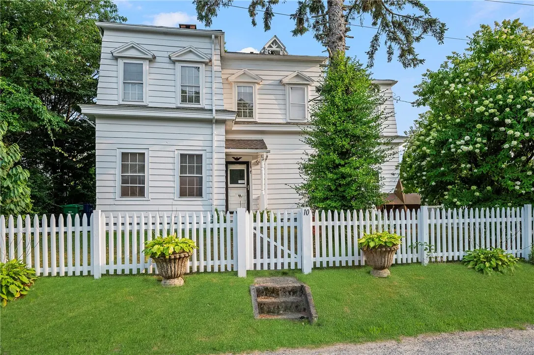 10 Hendricks St, South Kingstown