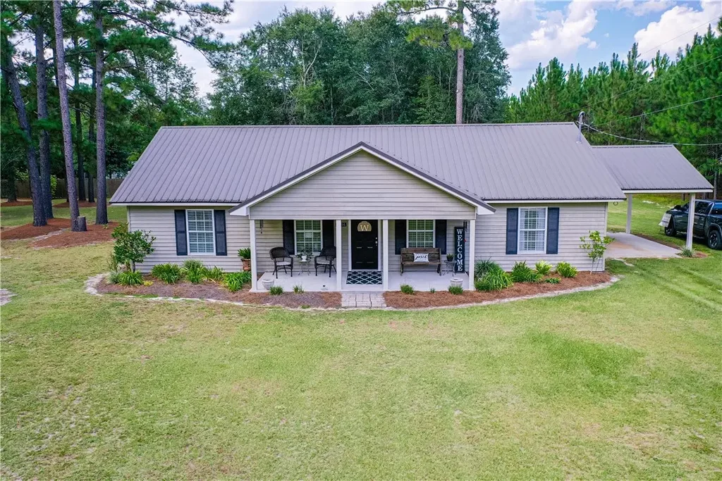 5696 Johnson Road, Patterson