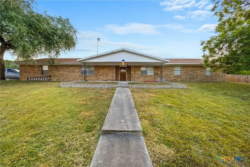243 County Road 4314, Lampasas