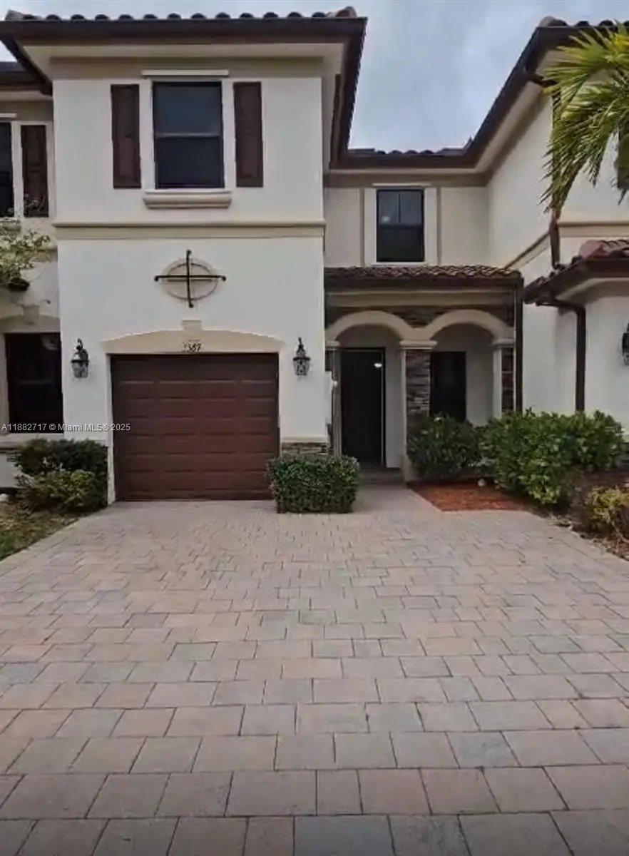 Photo of Listing #A11882717