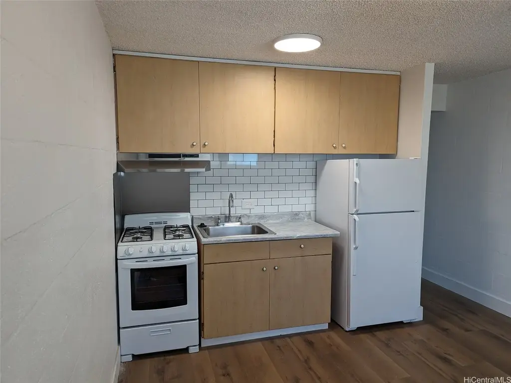 1867 Kaioo Drive # 109, Honolulu
