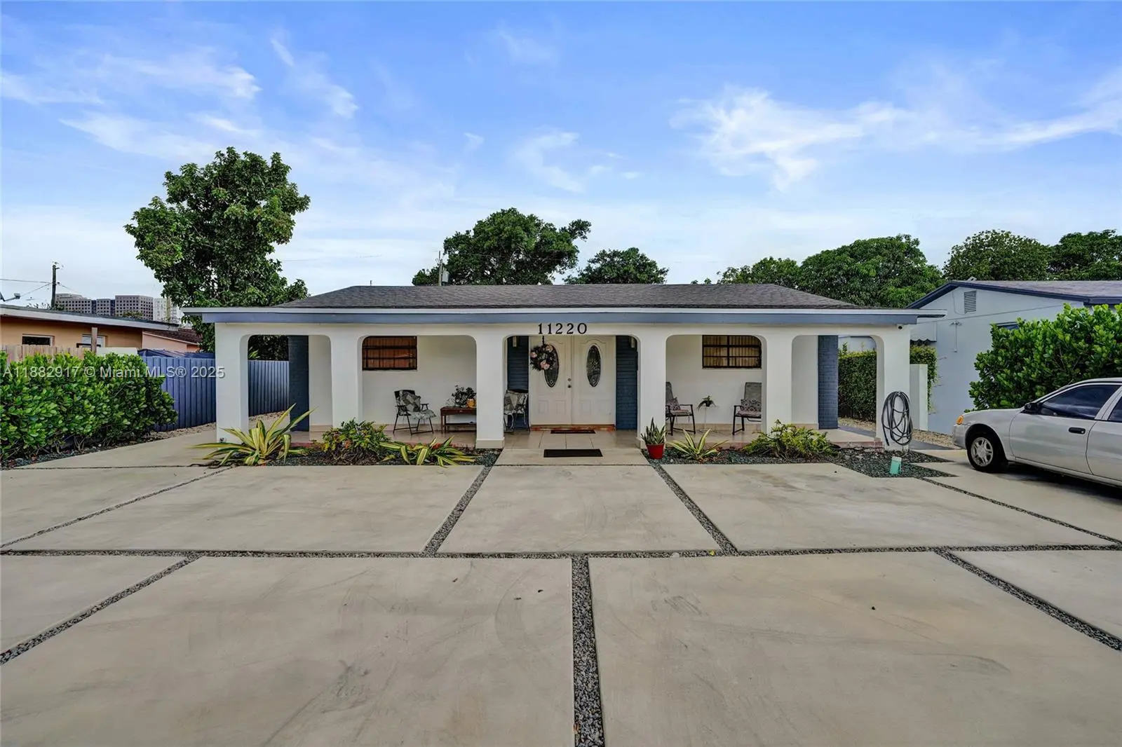 Photo of Listing #A11882917