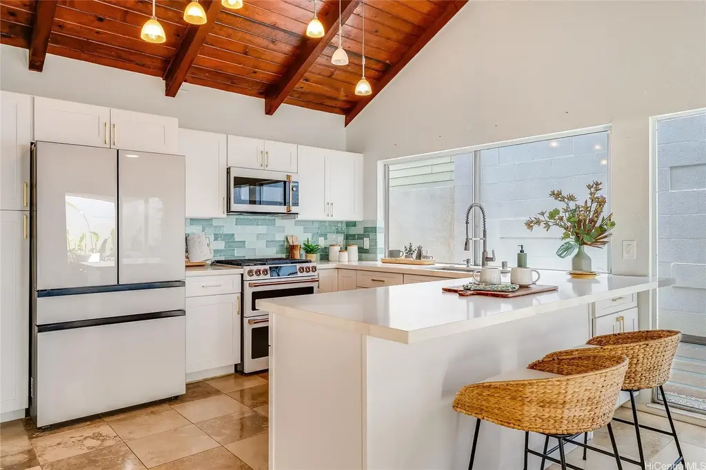 94-1120 Akeu Place, Waipahu