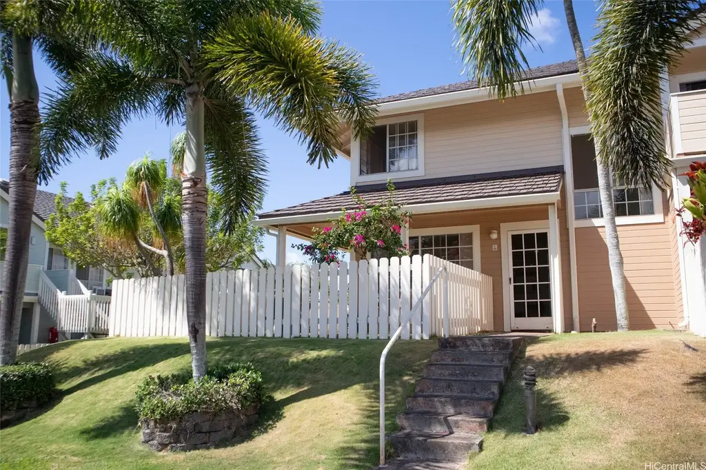 94-1477 Waipio Uka Street # G104, Waipahu