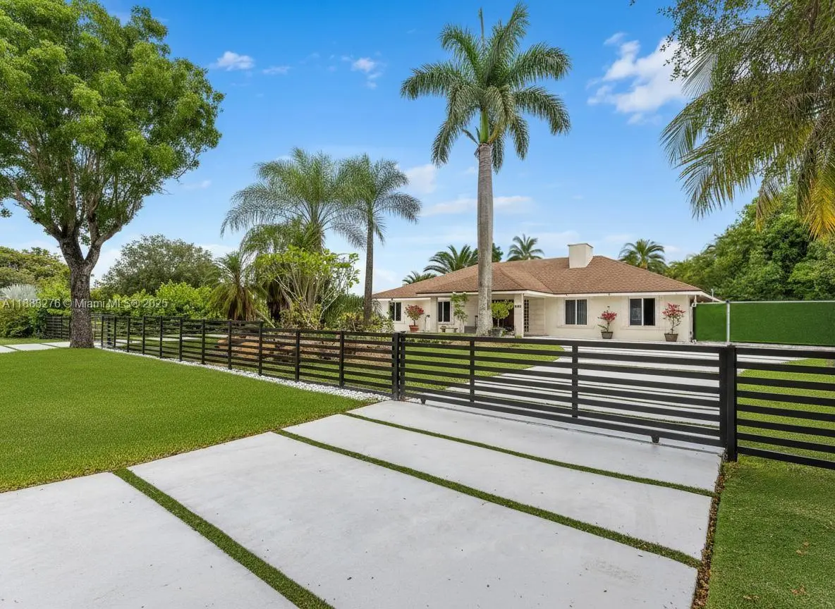 Photo of Listing #A11883276