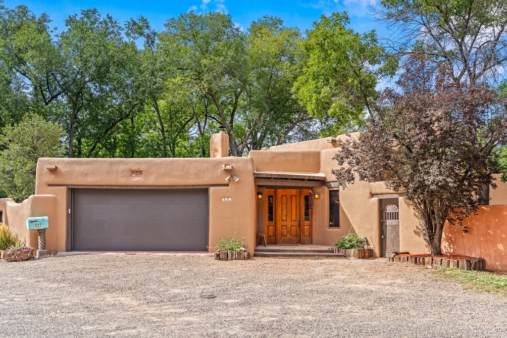 517 Johnson Lane, Santa Fe