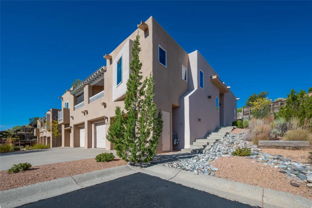 862 Viento Segundo, Santa Fe