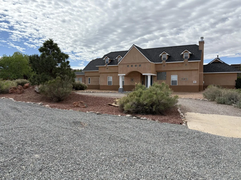 8612 Eagle Rock Avenue Ne, Albuquerque