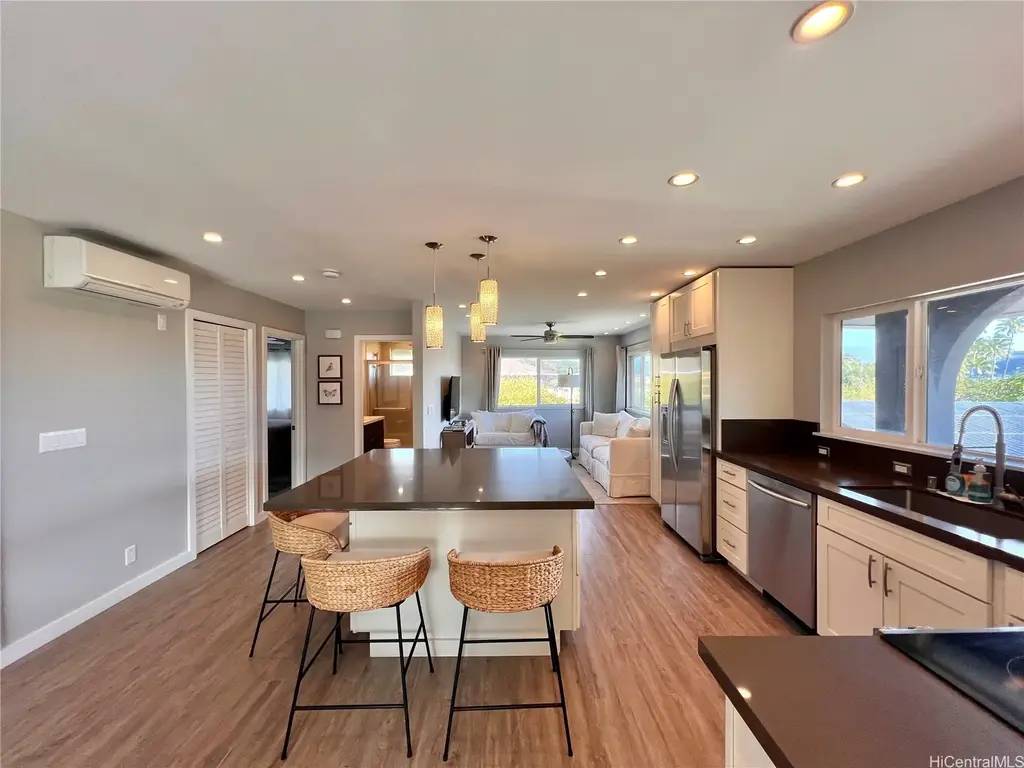 5496 Kalanianaole Highway, Honolulu