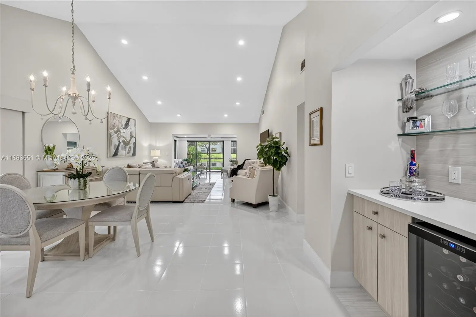 Photo of Listing #A11883651