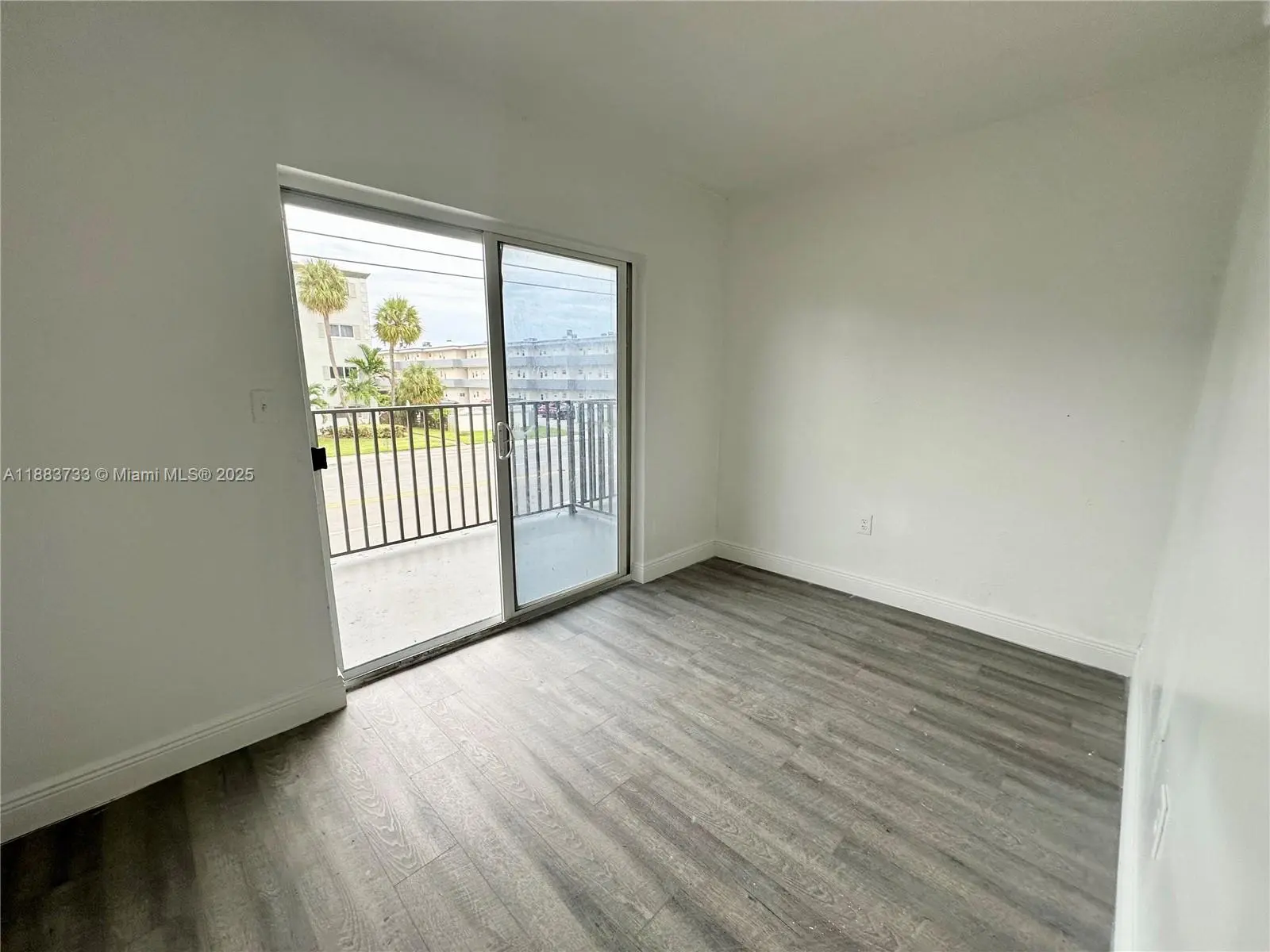 Photo of Listing #A11883733