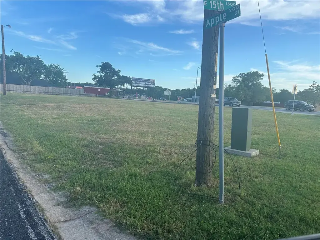 1225 N Texas Avenue, Bryan