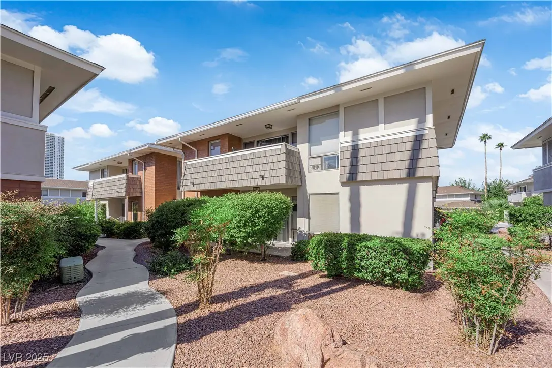 Photo of Listing #2717411