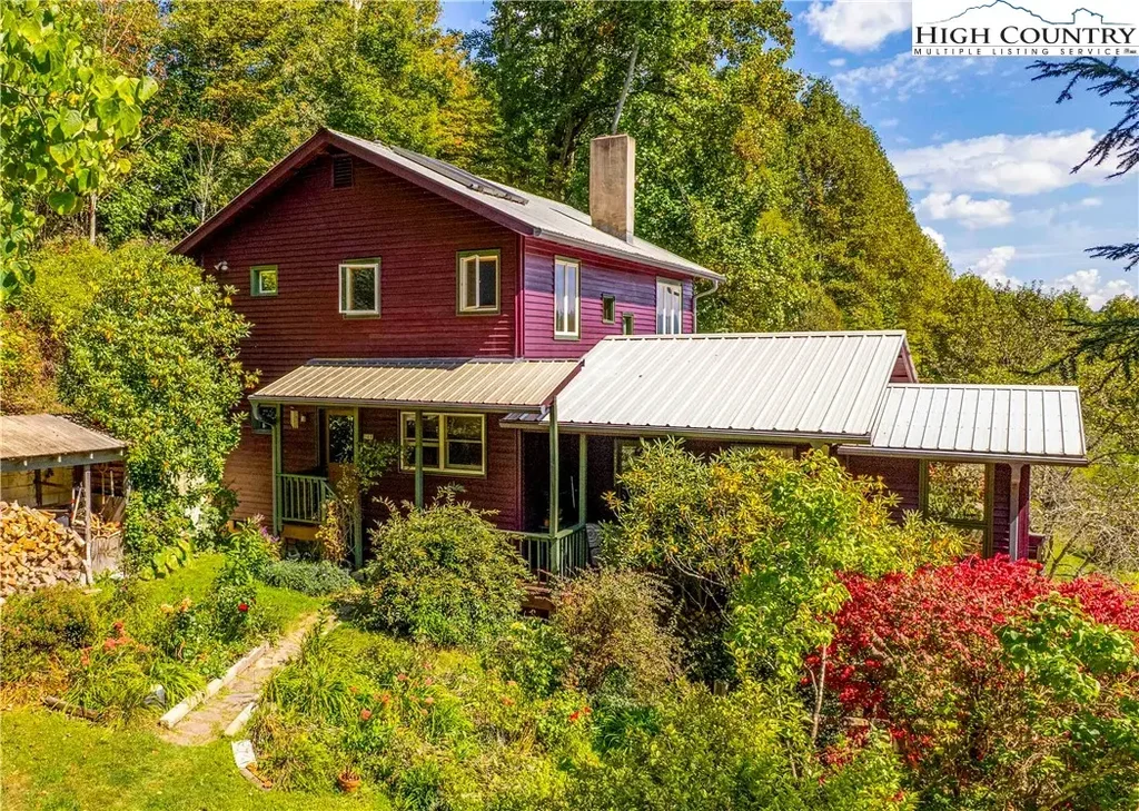 803 W Brushy Fork Road, Creston