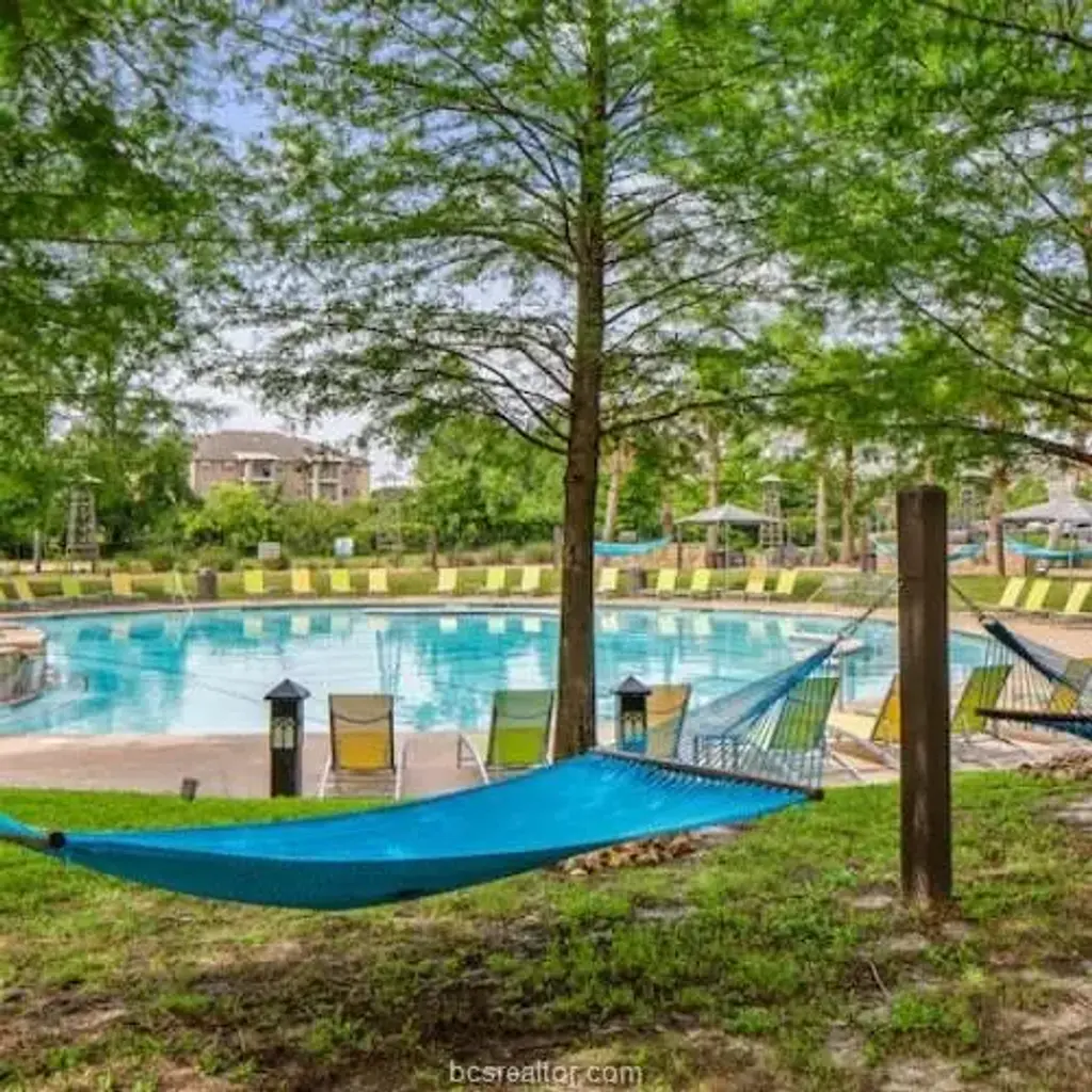 1725 Harvey Mitchell Parkway S 2233, College Station