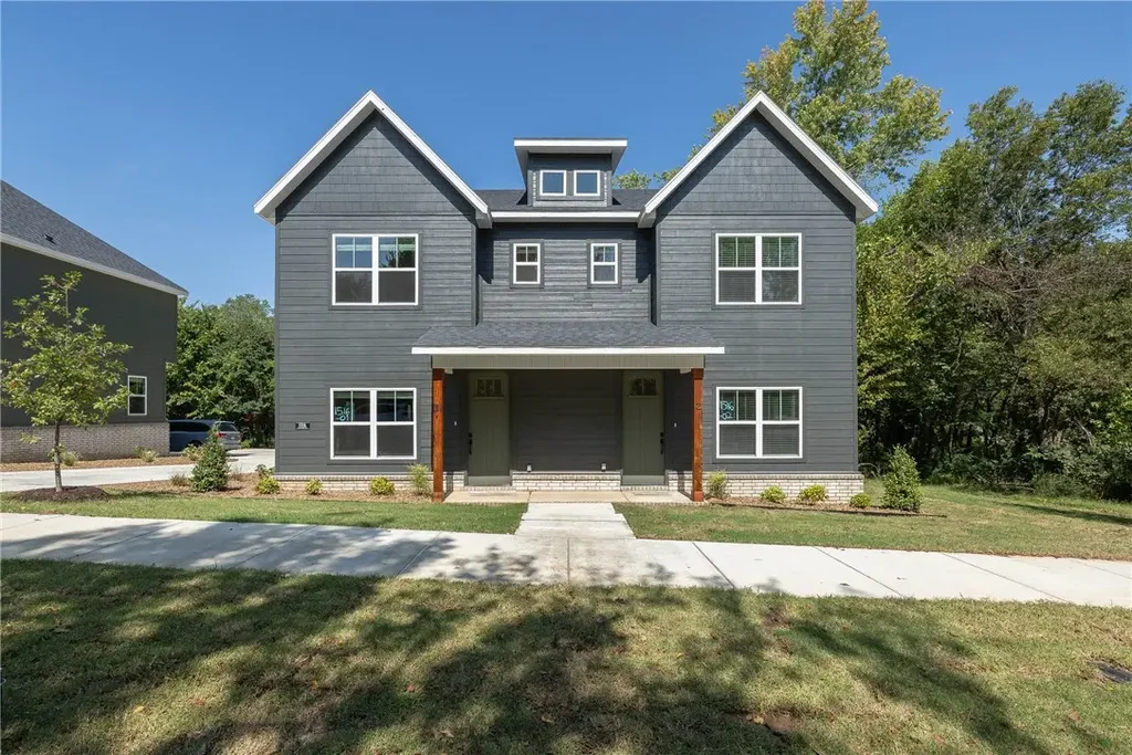 1516 W Sligo Street, Fayetteville