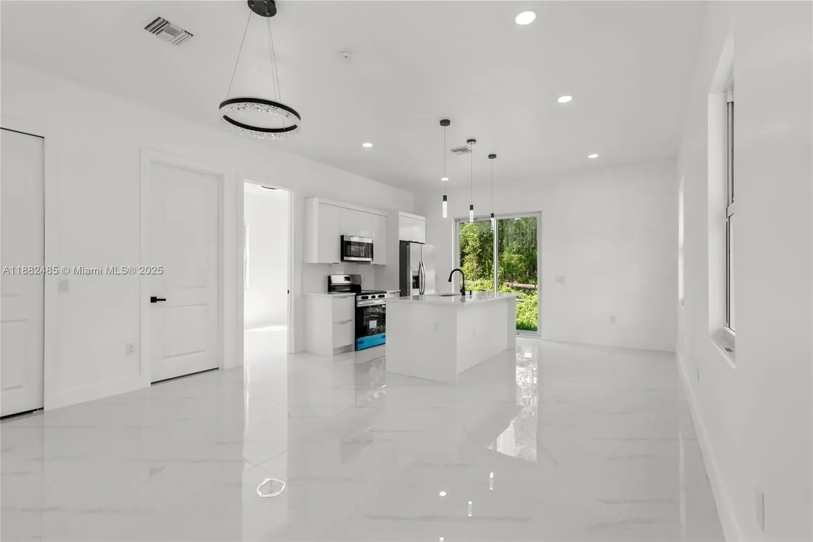 Photo of Listing #A11882485