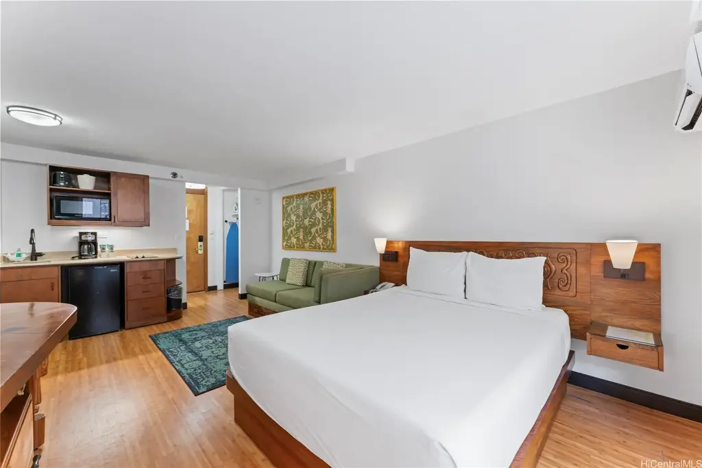 2425 Kuhio Avenue # 303, Honolulu