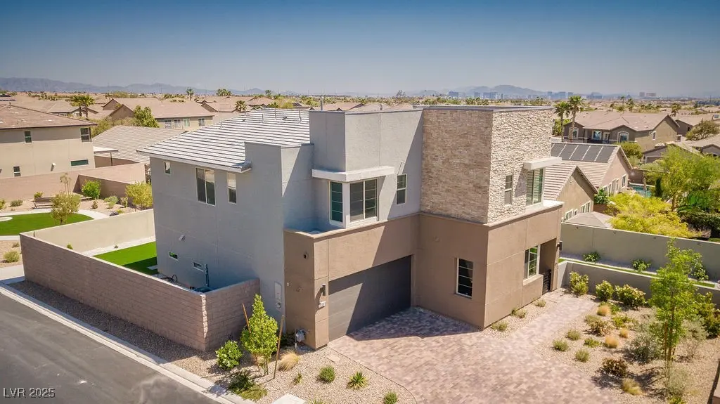 Photo of Listing #2721373