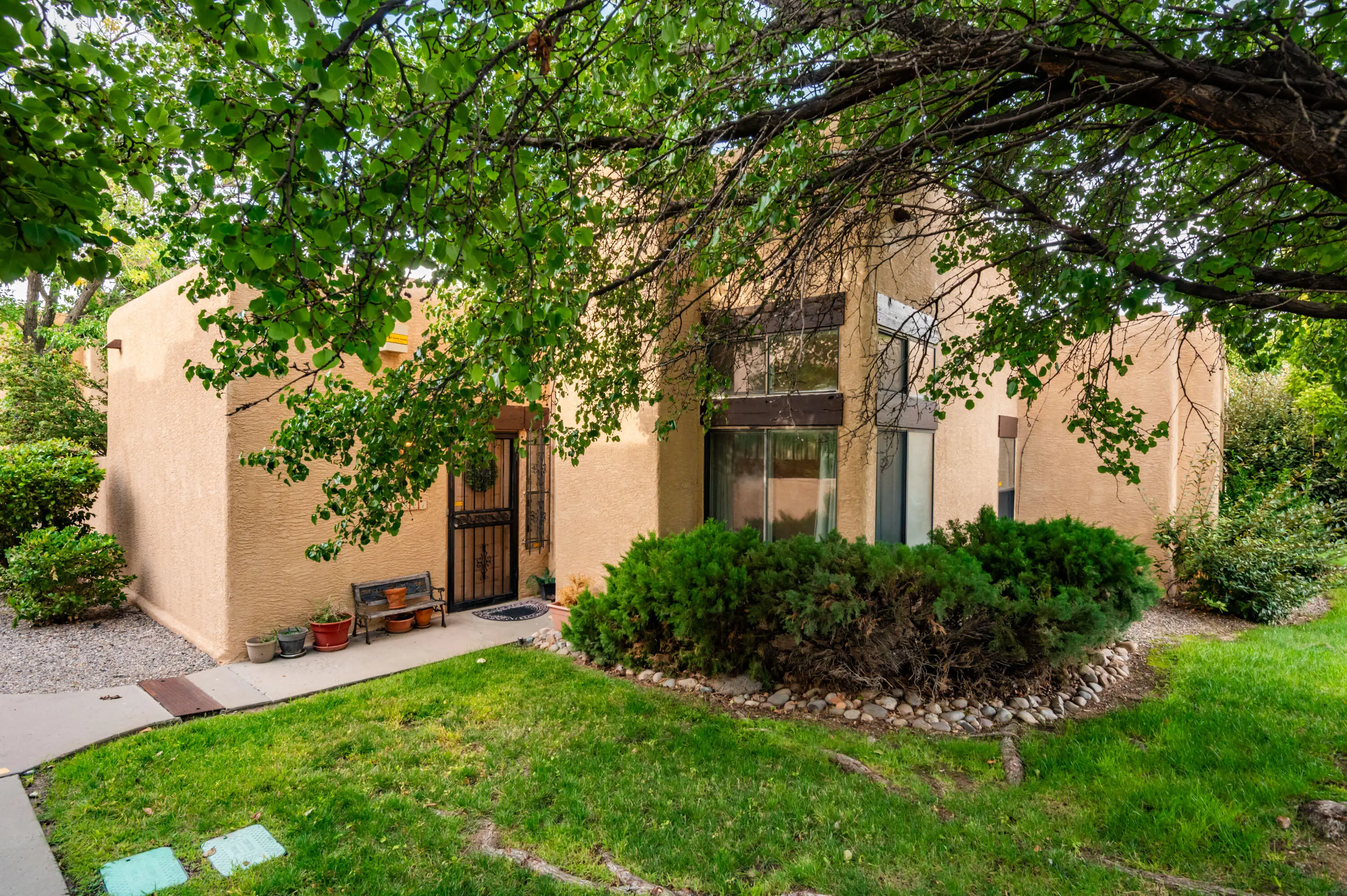 10221 Las Casitas Street Ne, Albuquerque